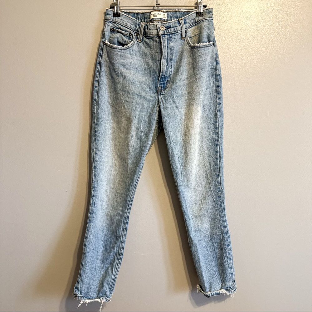 Abercrombie & Fitch Skinny Jeans High Rise Light Wash Raw Hem Denim Size 28
